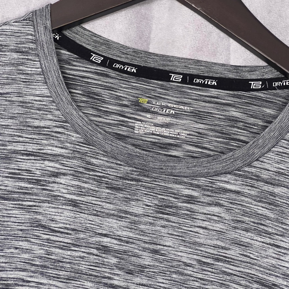 Tek Gear DryTek Mens XL Grey Space Dye Short Sleeve Performance T-Shirt